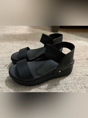 MIA black platform sandals size 9